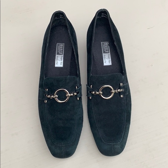 Munro American Suede shoes. Size 8 N. - Picture 2 of 8